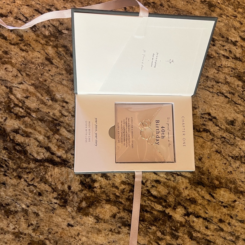 Silver Necklace With Interlocking Rings - image 4